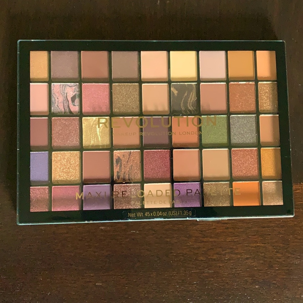 Makeup Revolution Maxi reloaded palette
